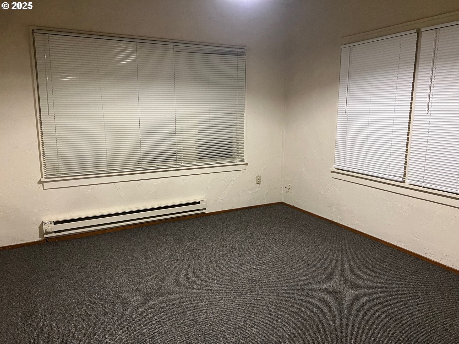 734 East 14th Avenue Eugene, OR 97401 - Photo 22 of 27 an empty room with a empty space