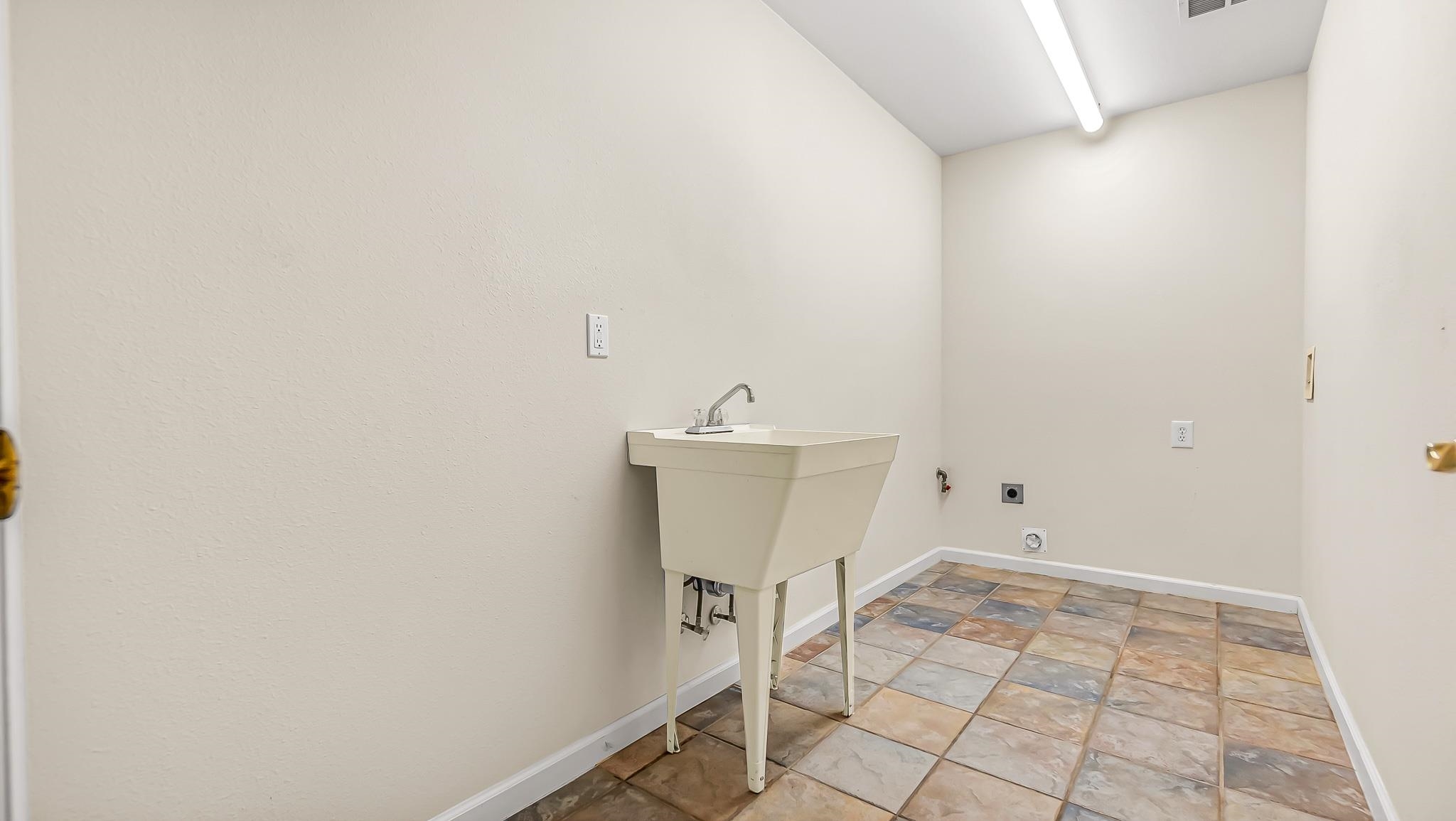 2827 B B 3/10 Road Grand Junction, CO 81503 - Photo 26 of 40