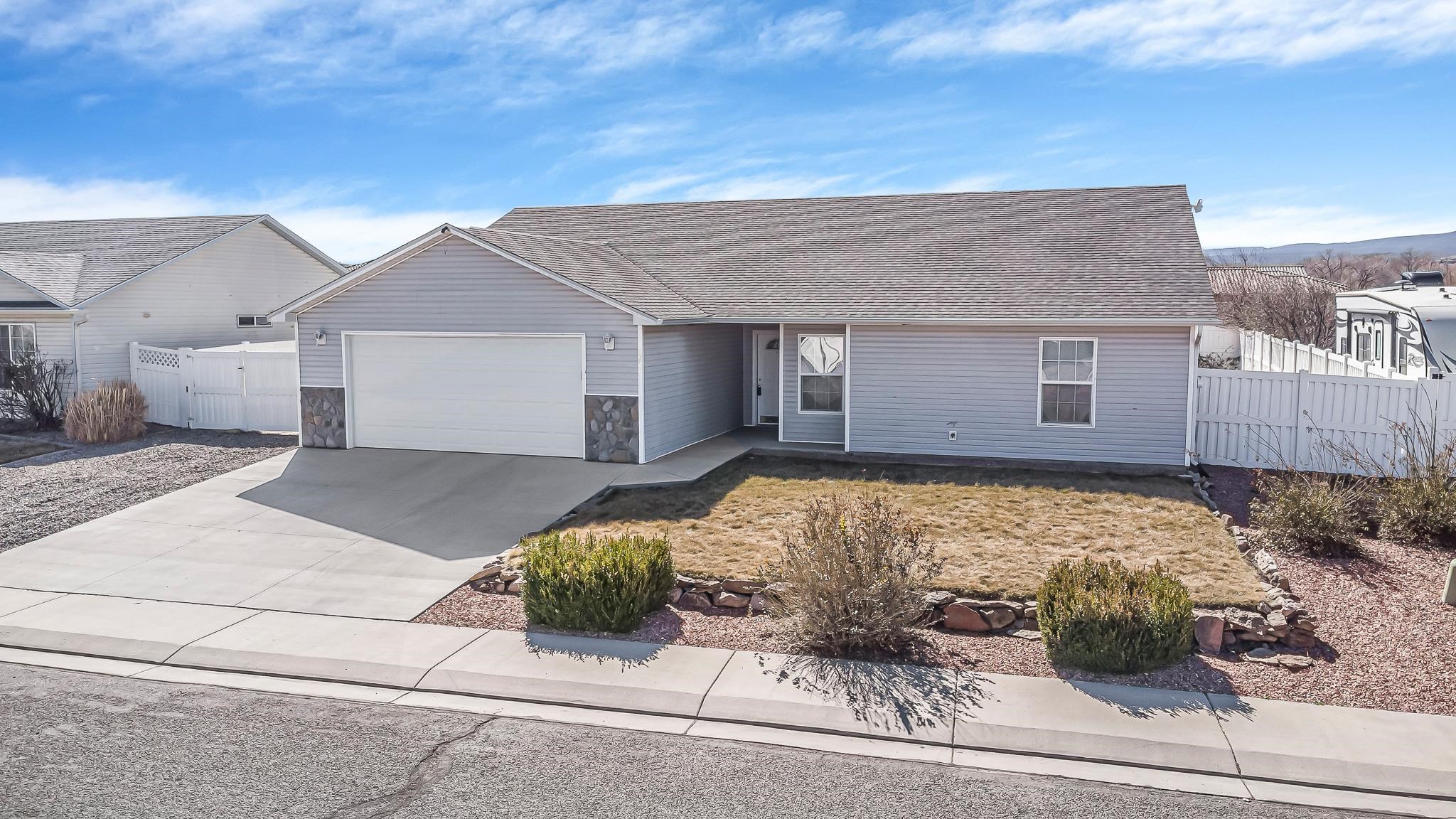 2827 B B 3/10 Road Grand Junction, CO 81503 - Photo 3 of 40