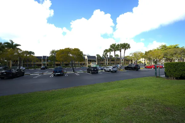 $115,000 | 1509 Meadows Circle West, Boynton Beach, FL 33436