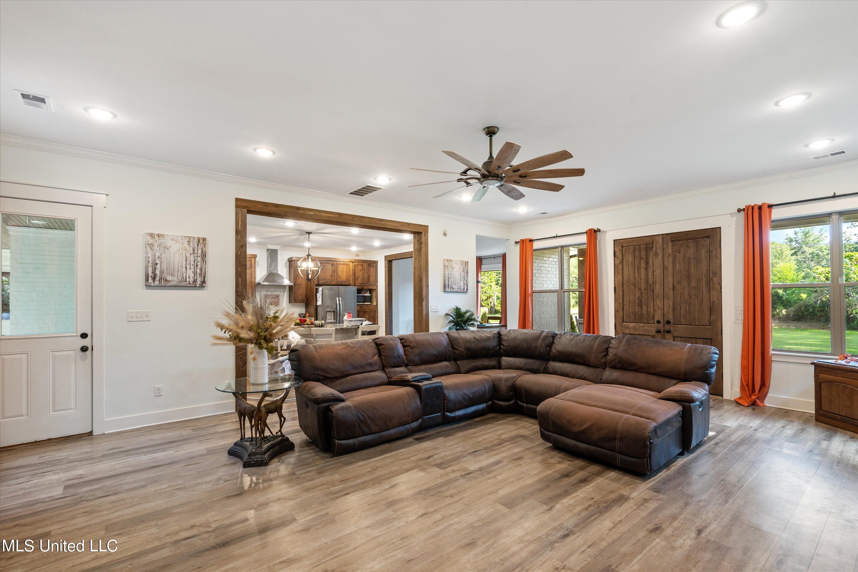 602 Slocum Road Hernando, MS 38632 - Photo 2 of 24 05-Living Room