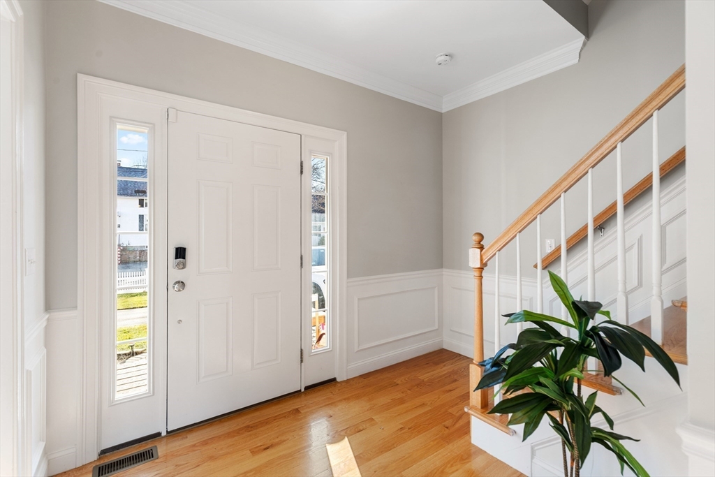 18 Church Street, Unit 2 Woburn, MA 01801 - Photo 4 of 27