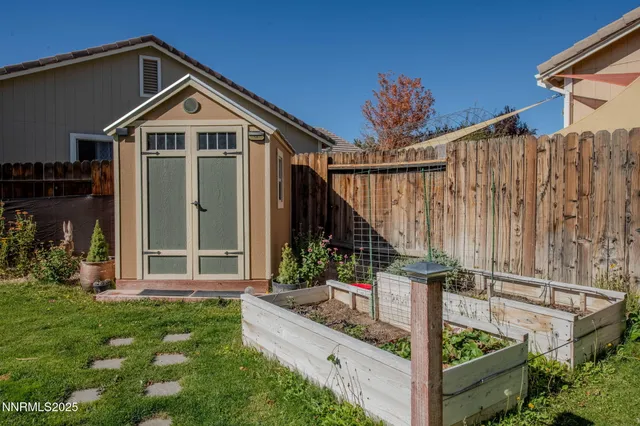 a view of outdoor space yard deck and patio
