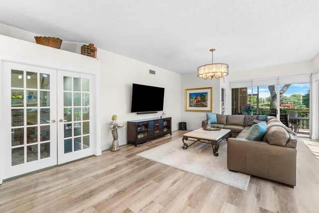 $559,000 | 5100 Lake Catalina Drive, Unit C, Boca Raton, FL 33496