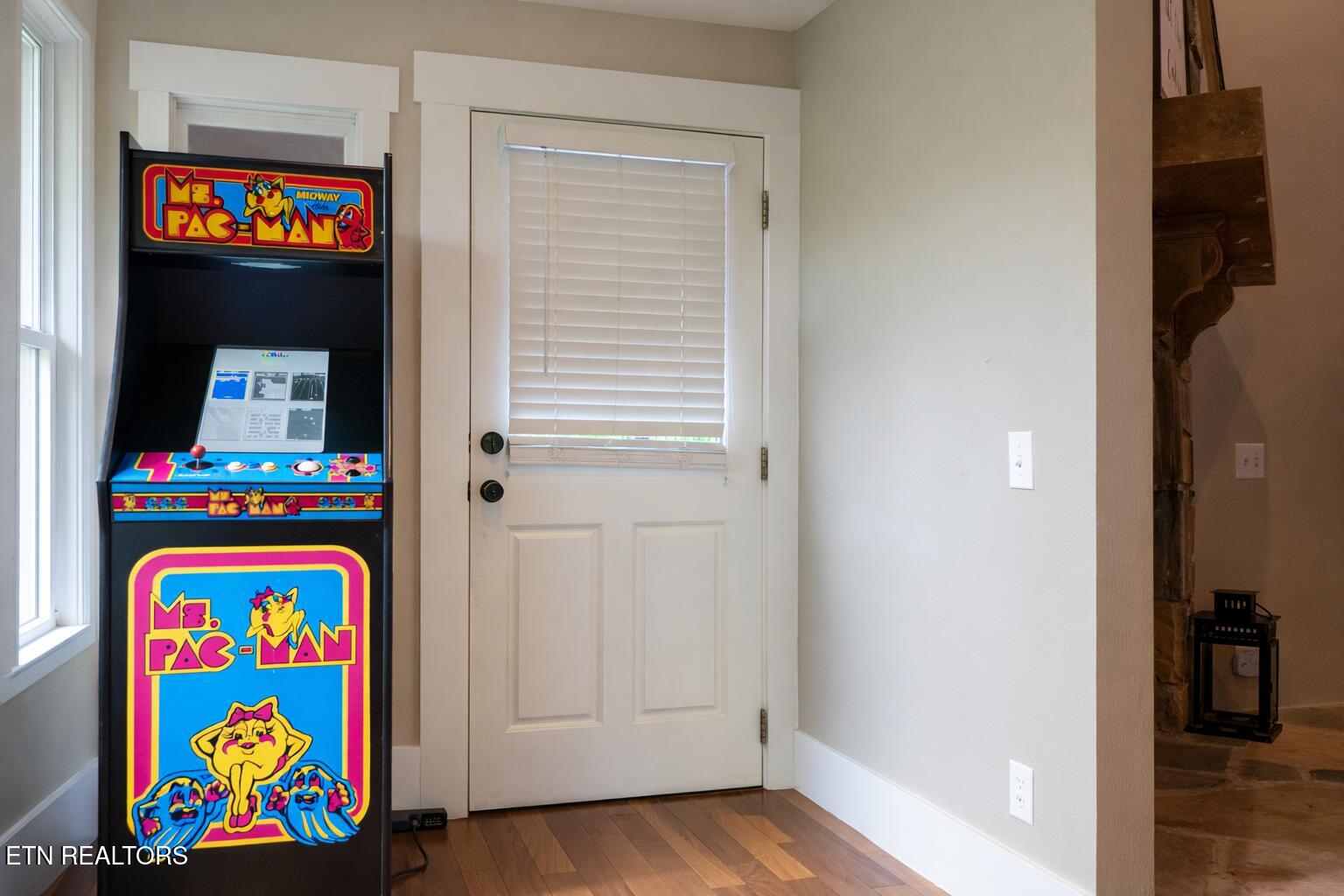 1463 Red Cedar Lane Sevierville, TN 37876 - Photo 18 of 24 Chat Bonus 2