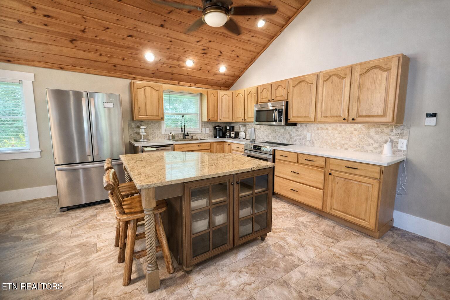 1463 Red Cedar Lane Sevierville, TN 37876 - Photo 3 of 24 Chat Kitchen