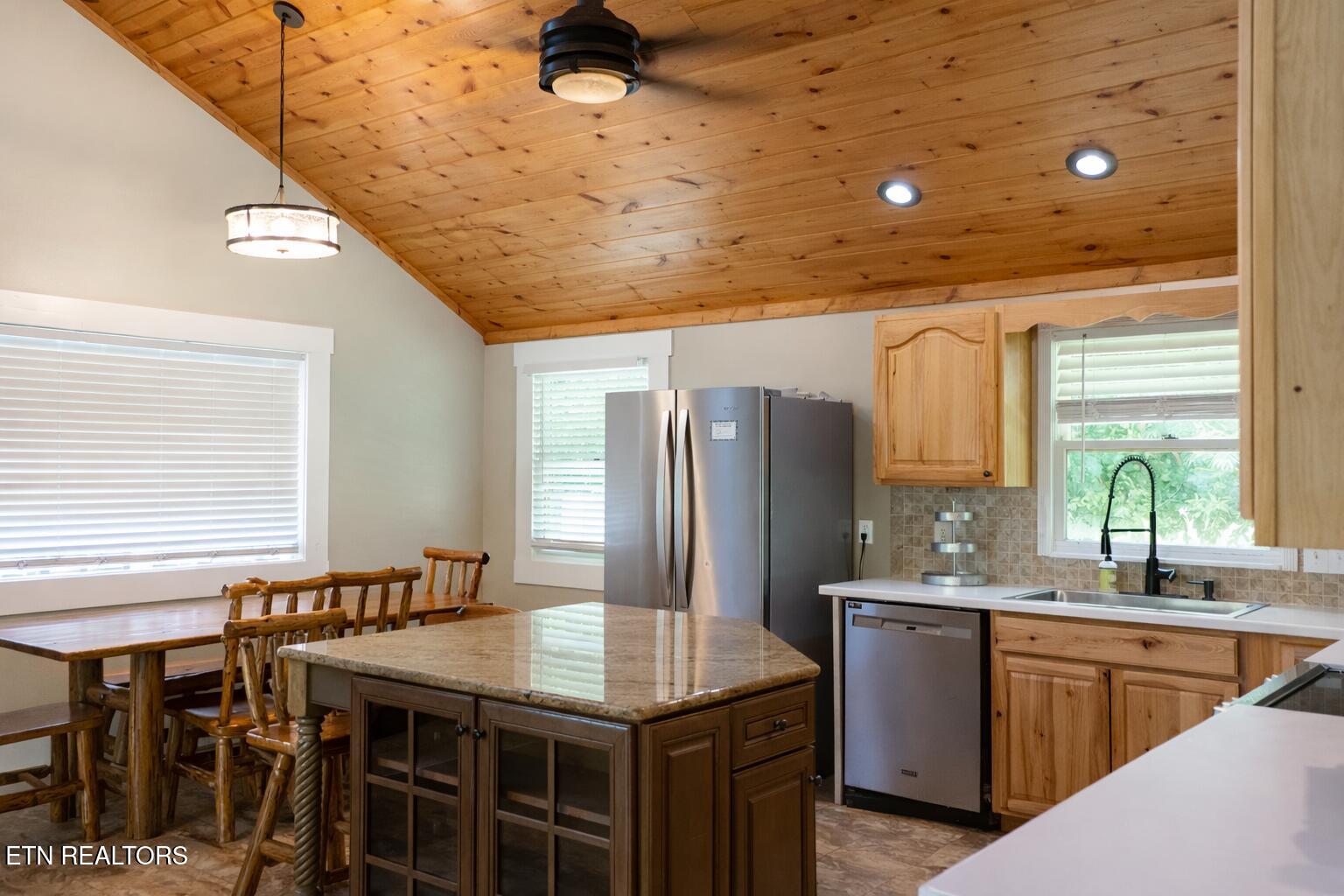 1463 Red Cedar Lane Sevierville, TN 37876 - Photo 5 of 24 Chat Kitchen 2