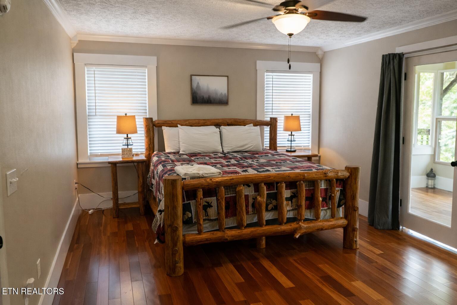 1463 Red Cedar Lane Sevierville, TN 37876 - Photo 6 of 24 Chat Bedroom