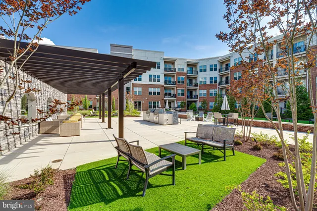 $599,000 | 10755 Fairgrounds Drive, Unit 326, Fairfax, VA 22030