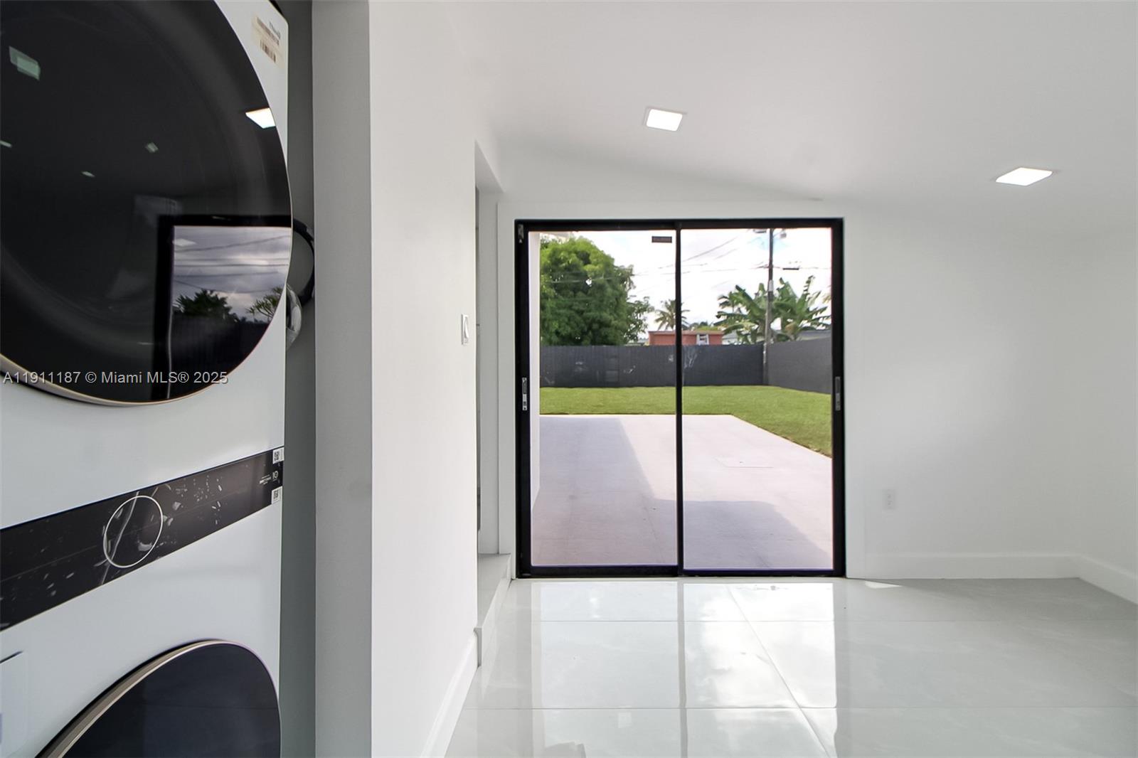 4314 Southwest 97th Court Miami, FL 33165 - Photo 26 of 44