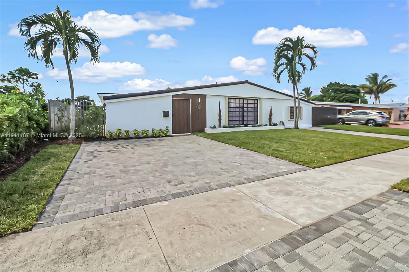 4314 Southwest 97th Court Miami, FL 33165 - Photo 28 of 44