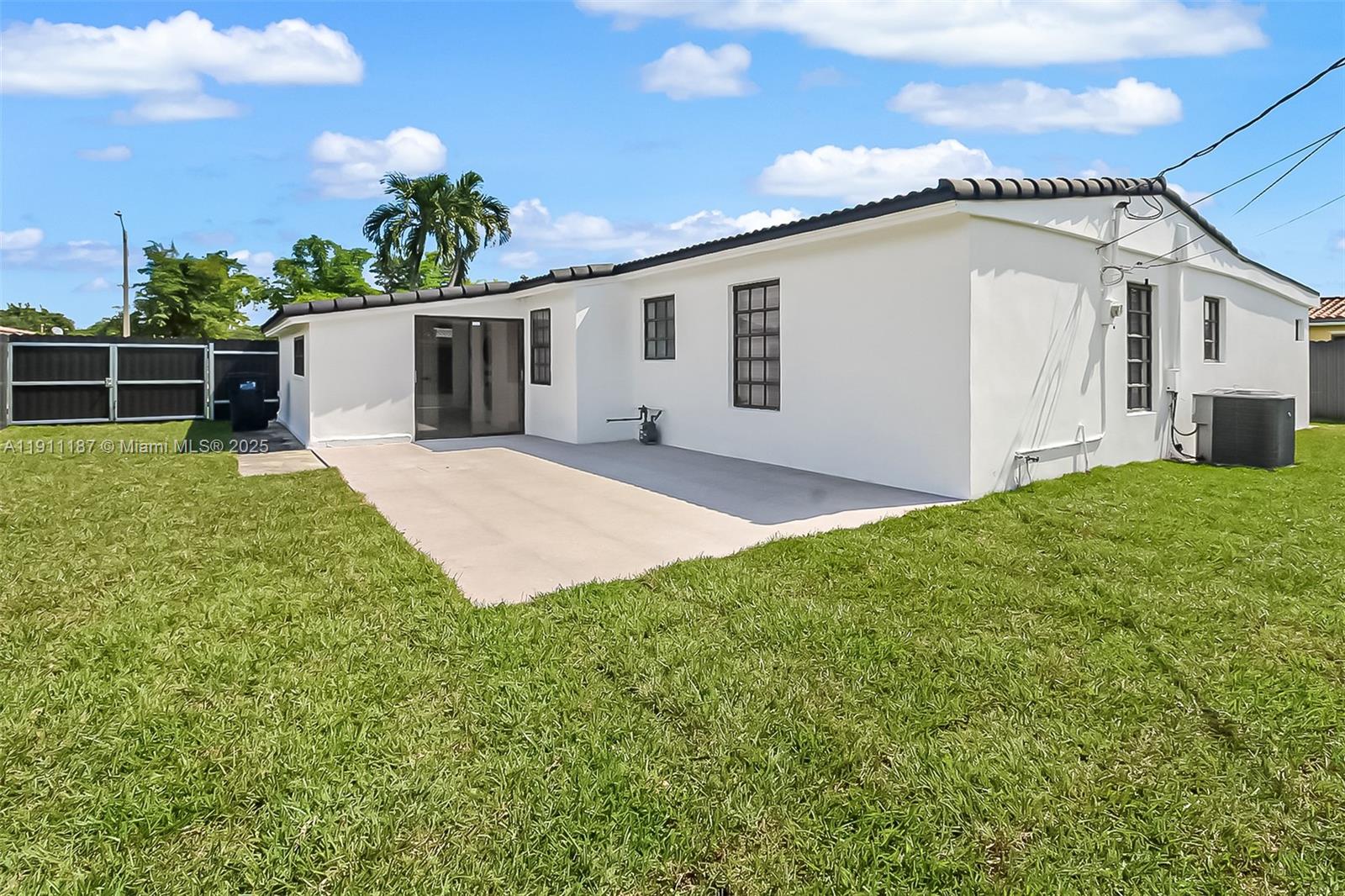 4314 Southwest 97th Court Miami, FL 33165 - Photo 31 of 44