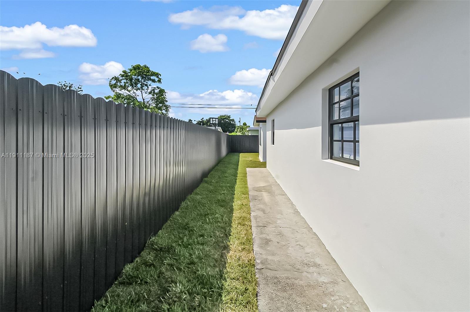 4314 Southwest 97th Court Miami, FL 33165 - Photo 35 of 44