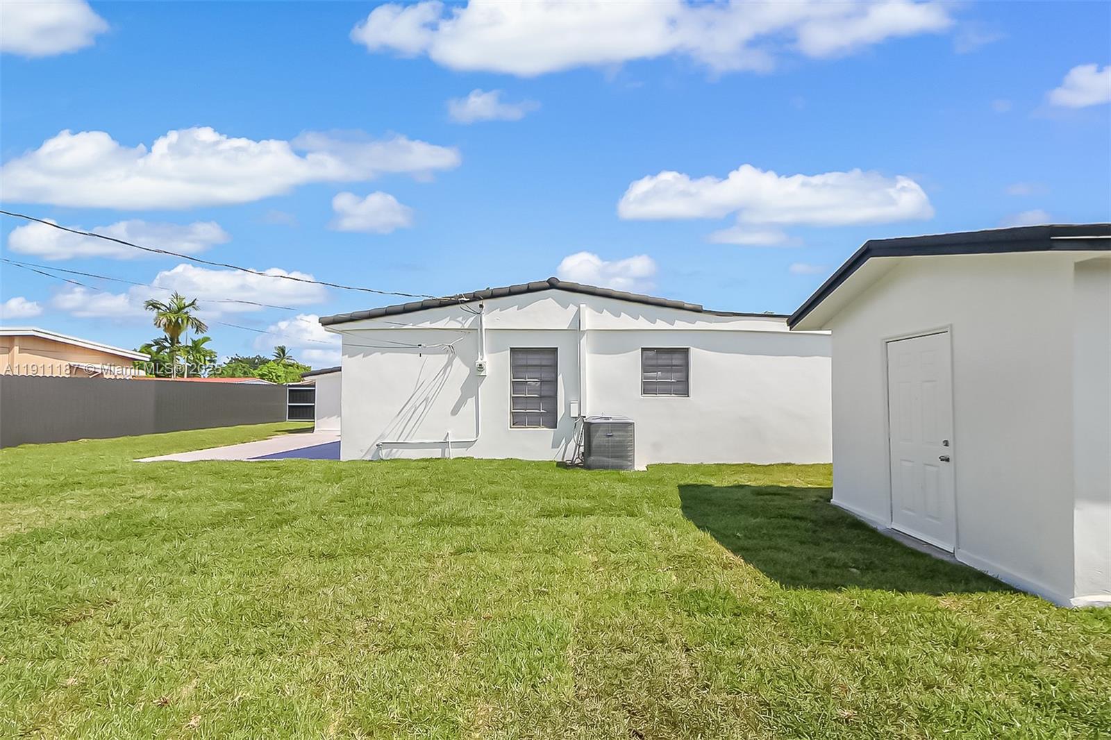 4314 Southwest 97th Court Miami, FL 33165 - Photo 36 of 44