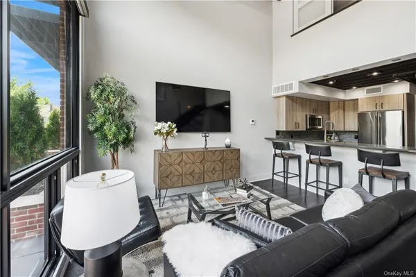 $4,400 | 172 Prospect Avenue, Unit 207, Mamaroneck, NY 10543