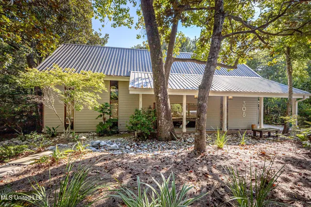 $710,000 | 308 Lovers Lane, Ocean Springs, MS 39564