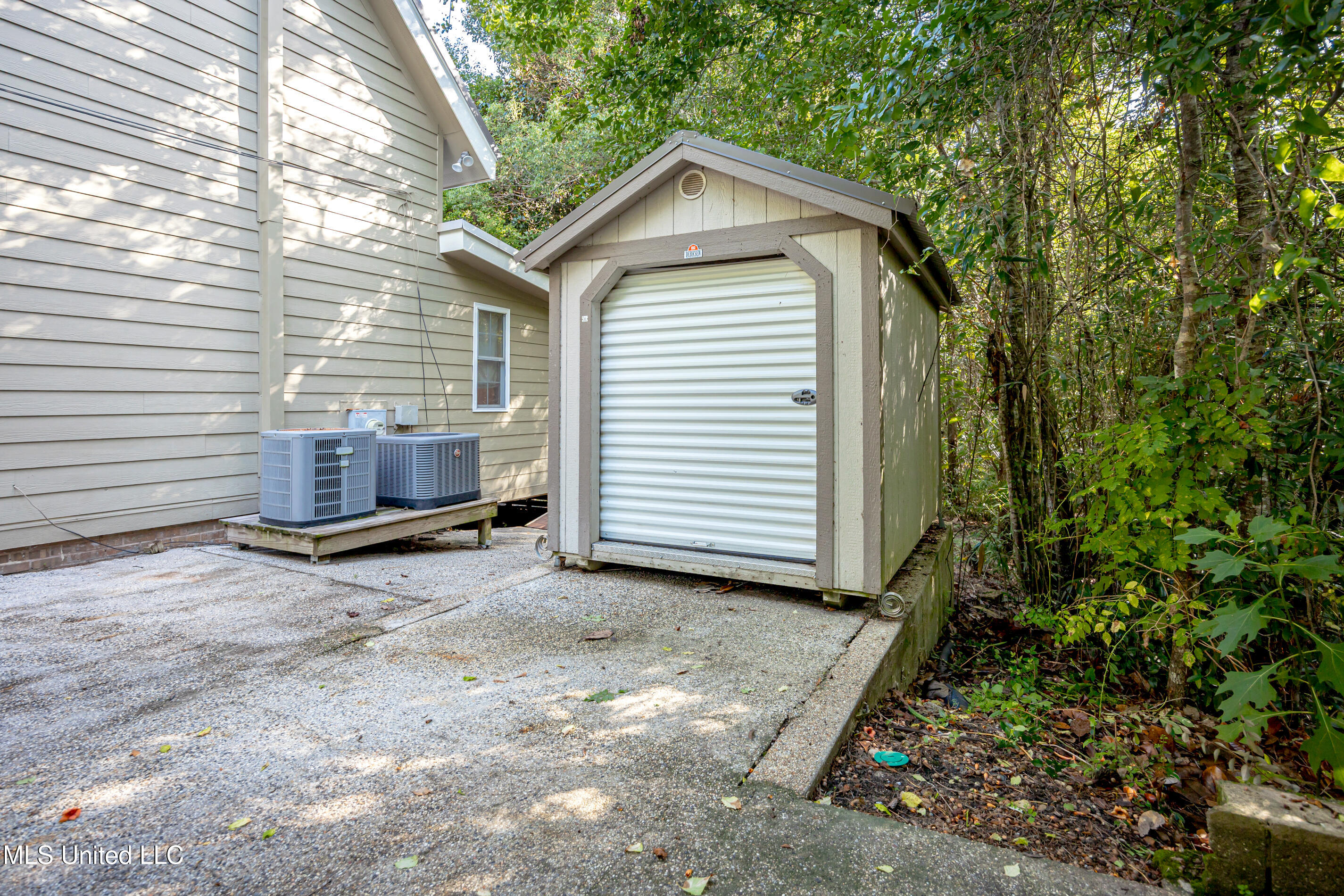 308 Lovers Lane Ocean Springs, MS 39564 - Photo 103 of 103 IMG_2902