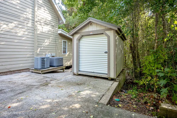 $650,000 | 308 Lovers Lane, Ocean Springs, MS 39564