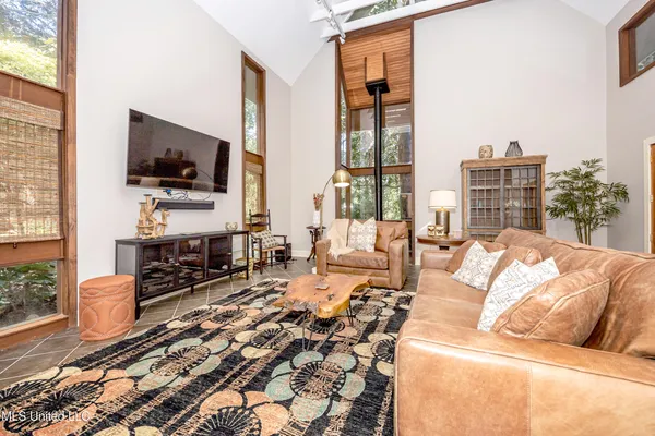 $650,000 | 308 Lovers Lane, Ocean Springs, MS 39564