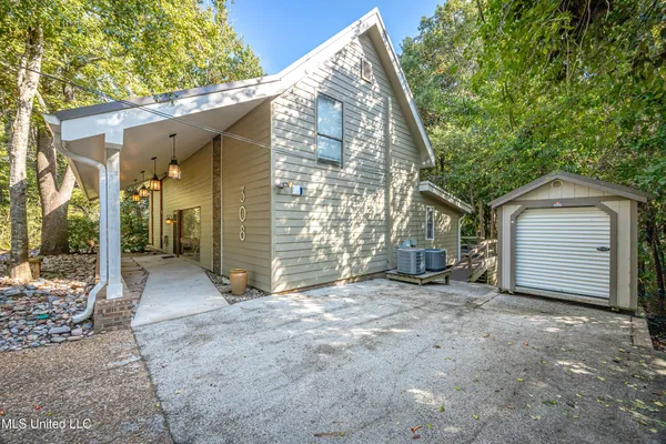 $650,000 | 308 Lovers Lane, Ocean Springs, MS 39564