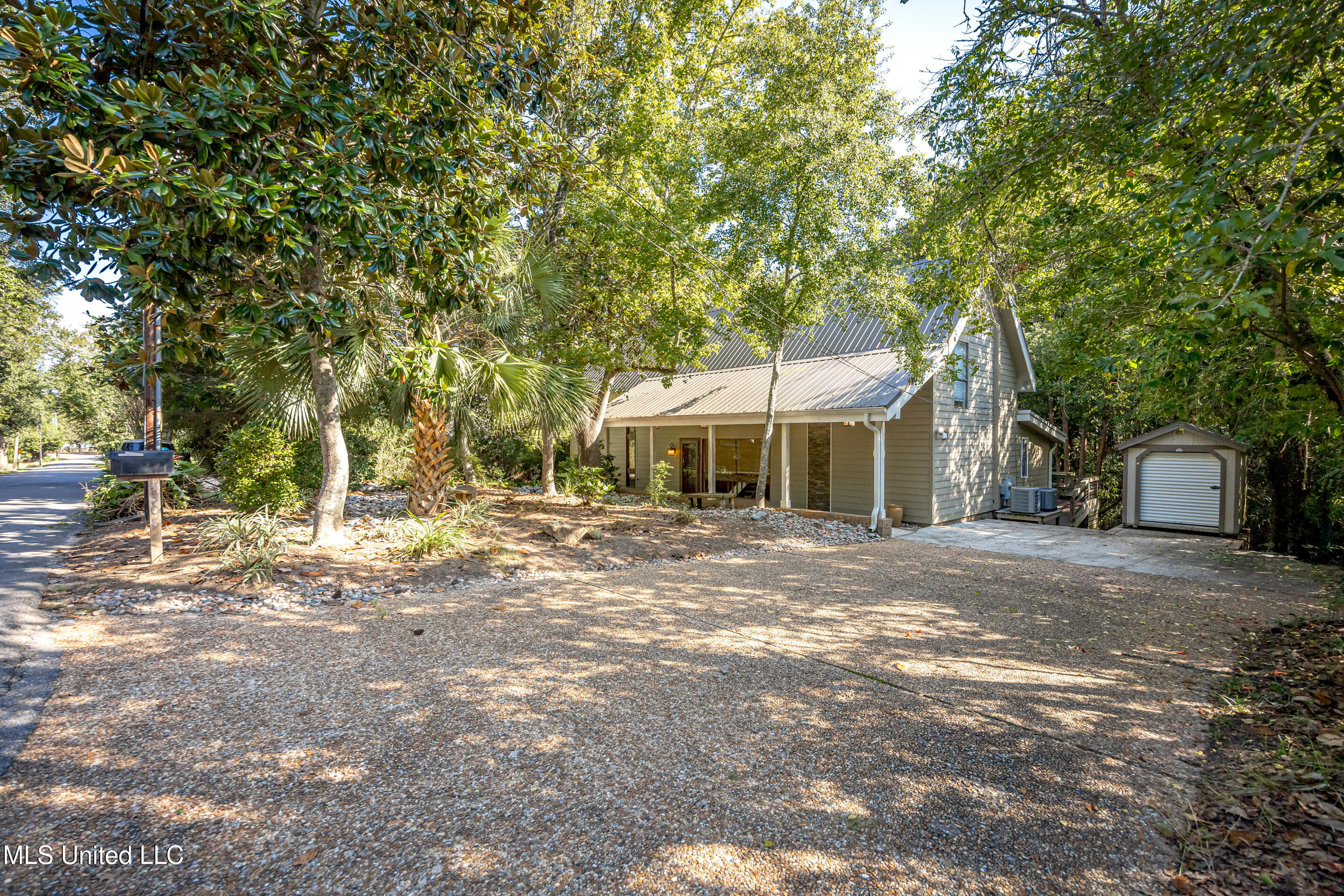 308 Lovers Lane Ocean Springs, MS 39564 - Photo 75 of 103 IMG_3003