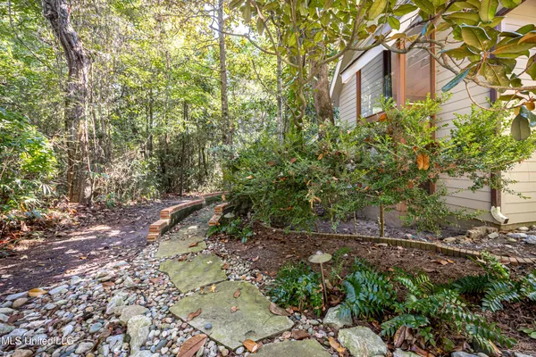 $650,000 | 308 Lovers Lane, Ocean Springs, MS 39564