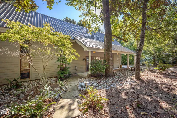 $650,000 | 308 Lovers Lane, Ocean Springs, MS 39564