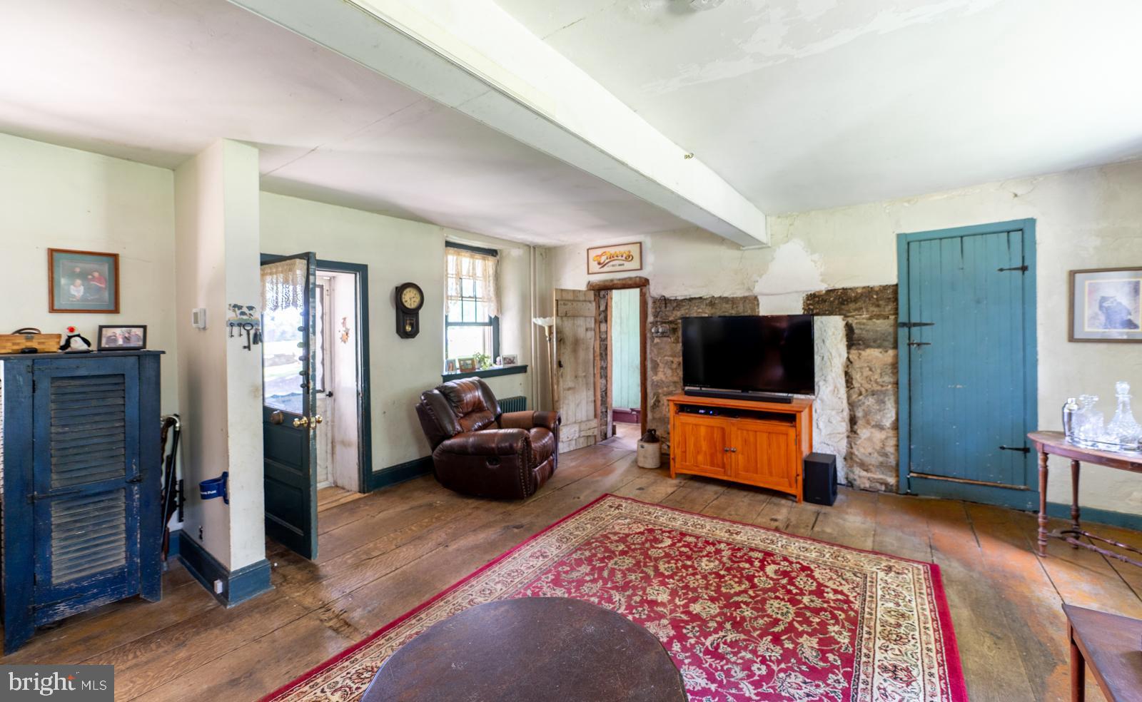 3334 Conestoga Road Glenmoore, PA 19343 - Photo 5 of 49 Living Rm