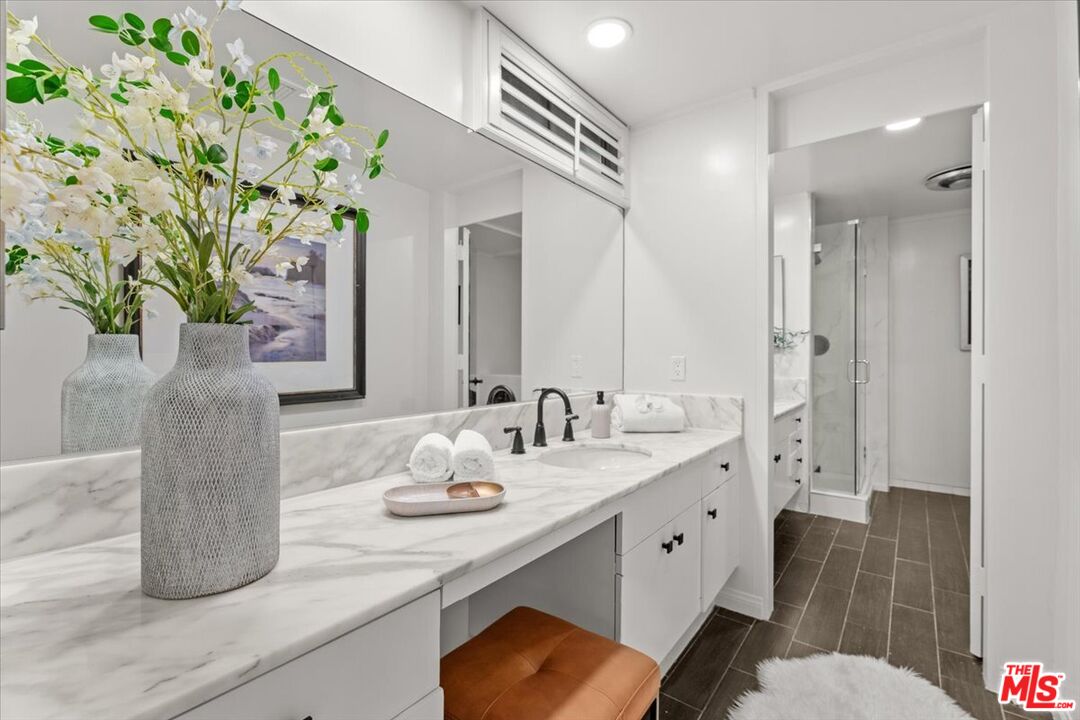 1333 South Beverly Glen Boulevard, Unit 405 Los Angeles, CA 90024 - Photo 13 of 25