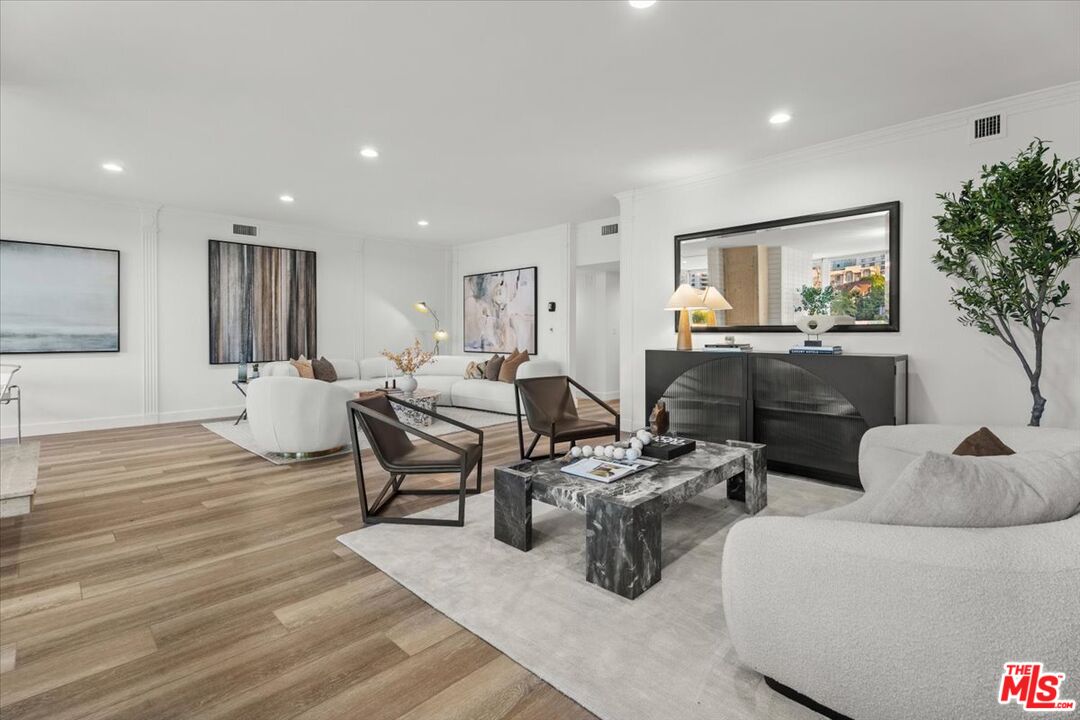 1333 South Beverly Glen Boulevard, Unit 405 Los Angeles, CA 90024 - Photo 2 of 25