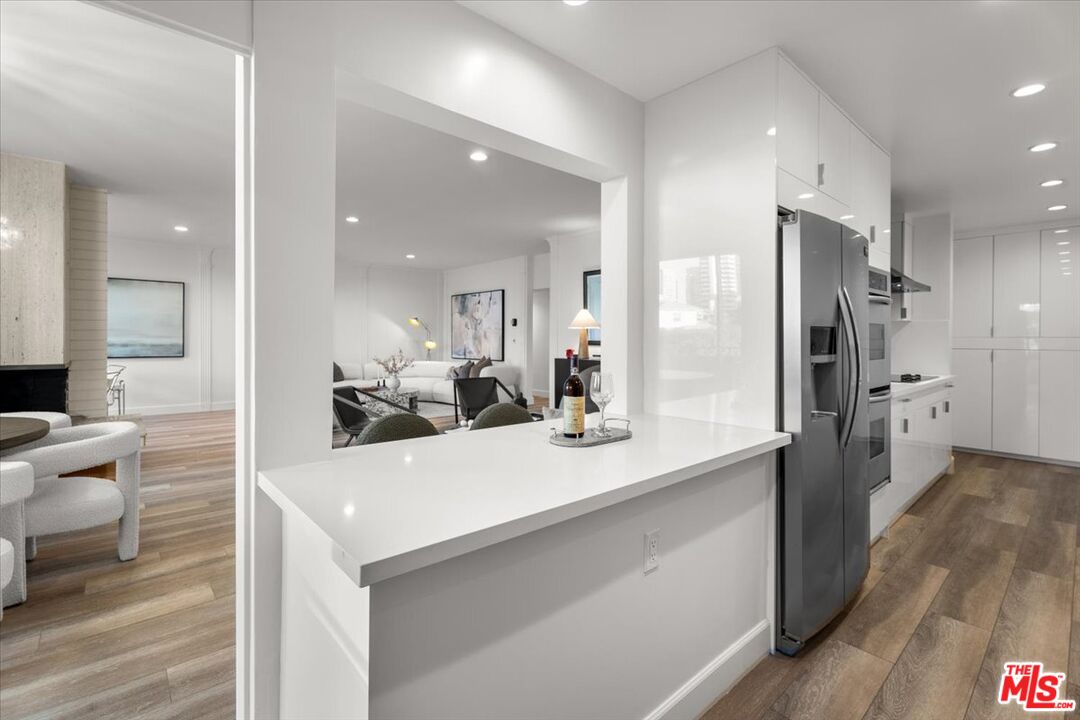 1333 South Beverly Glen Boulevard, Unit 405 Los Angeles, CA 90024 - Photo 10 of 25