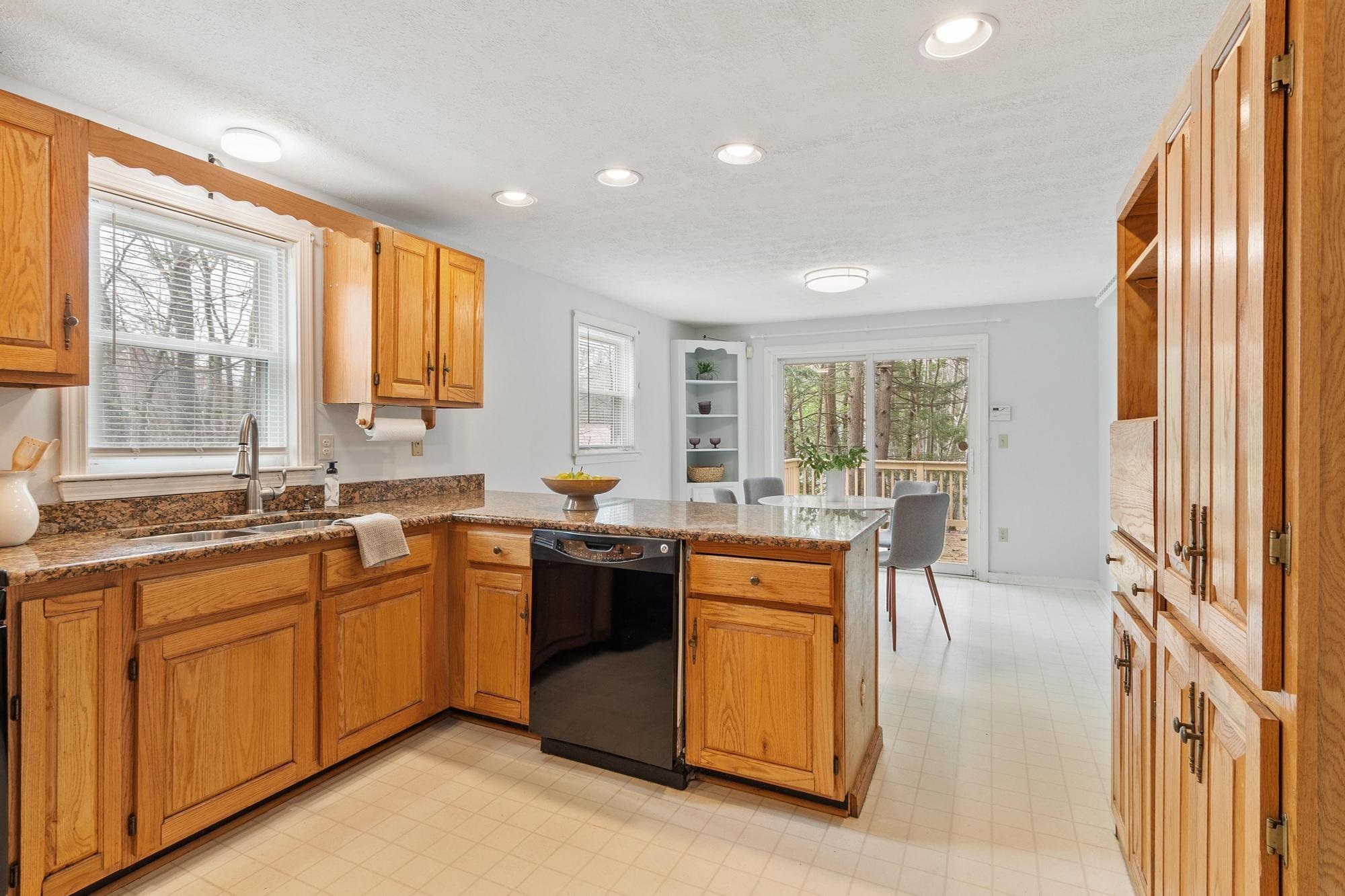 5 Rachel Court Derry, NH 03038 - Photo 15 of 45