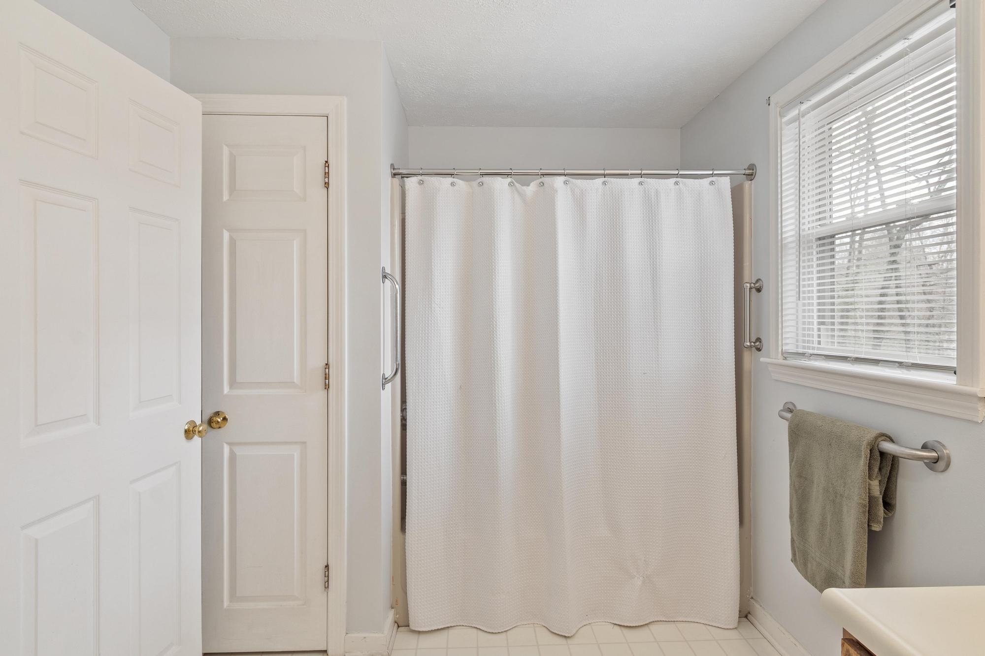 5 Rachel Court Derry, NH 03038 - Photo 23 of 45
