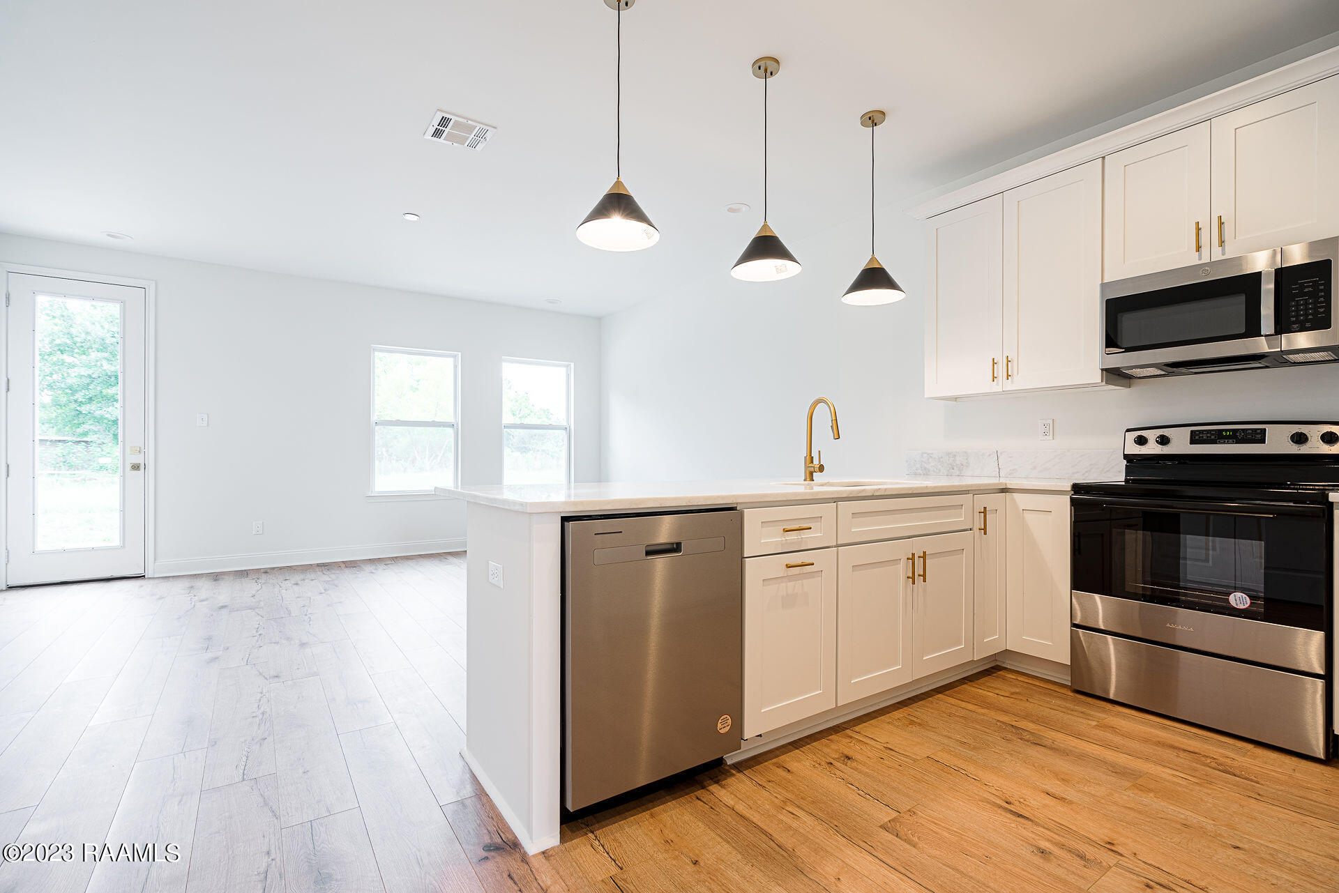 8552 Cat Road Maurice, LA 70555 - Photo 9 of 21 SH_00967-HDR