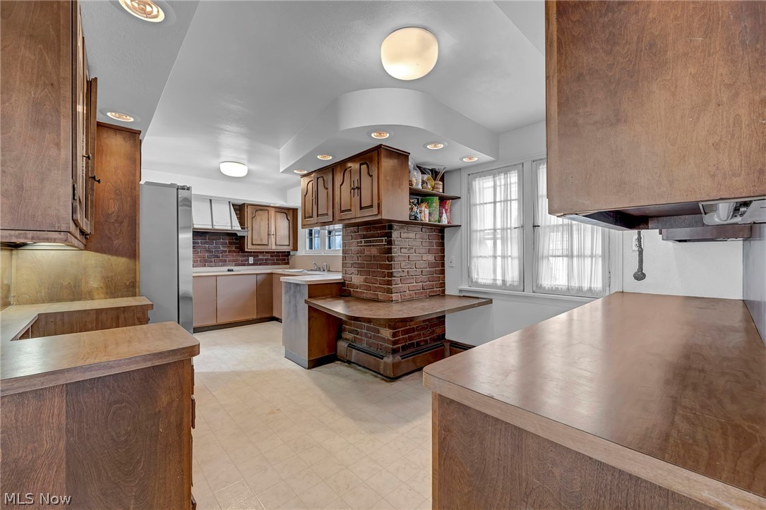 1284 Overlook Road Lakewood, OH 44107 - Photo 14 of 42