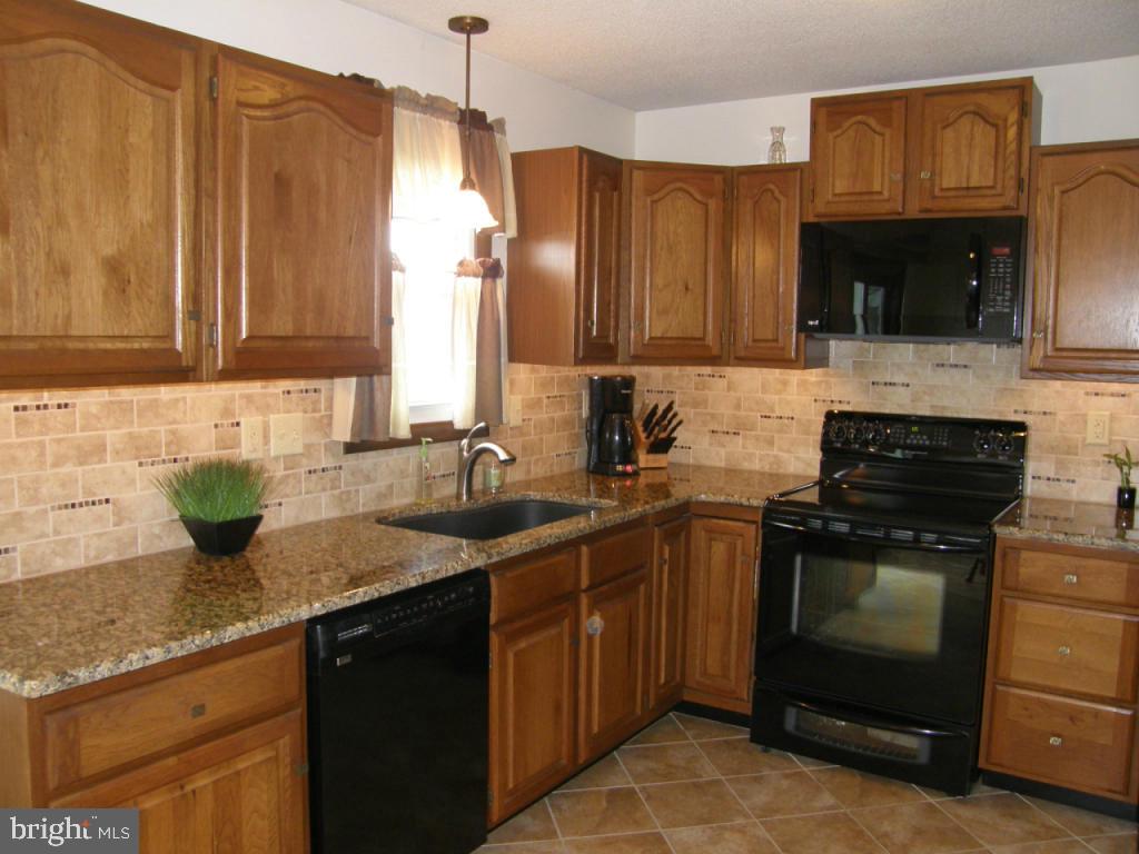 3083 Homestead Road Mount Joy, PA 17552 - Photo 4 of 29 Gallery Image 4
