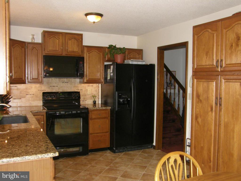 3083 Homestead Road Mount Joy, PA 17552 - Photo 5 of 29 Gallery Image 5