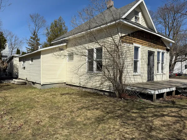 $49,800 | 800 Division Street, Cheboygan, MI 49721