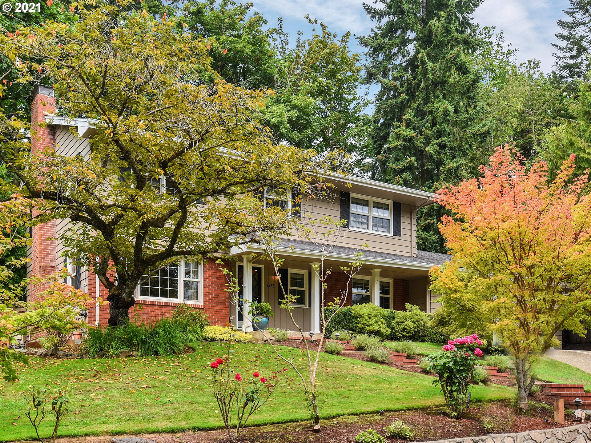7265 Southwest Sharon Lane Portland, OR 97225 - Photo 2 of 32 Gallery Image 2