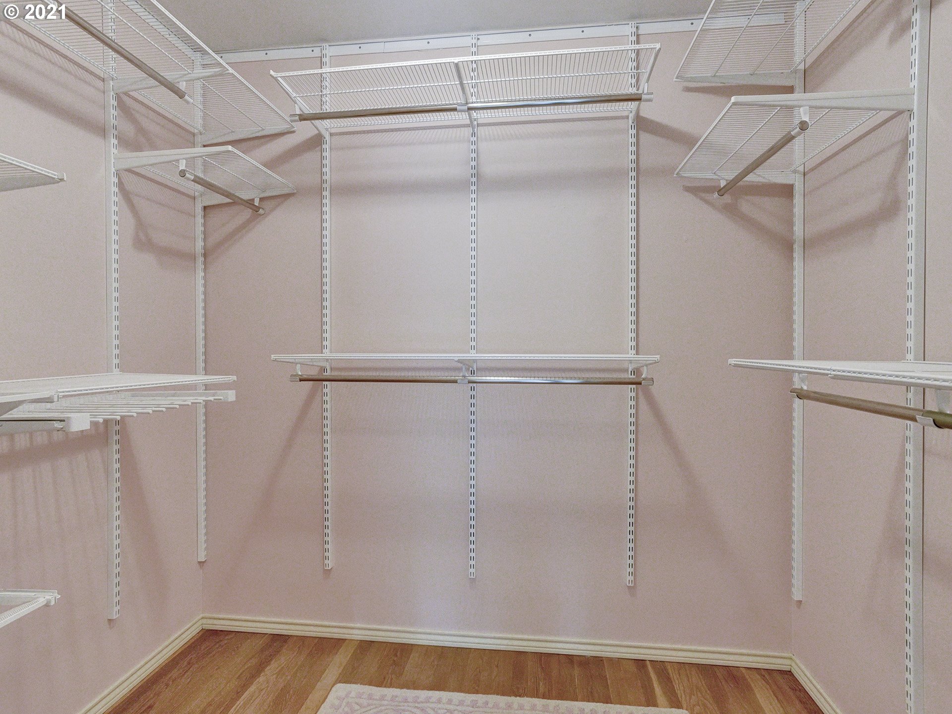 7265 Southwest Sharon Lane Portland, OR 97225 - Photo 17 of 32 Gallery Image 17