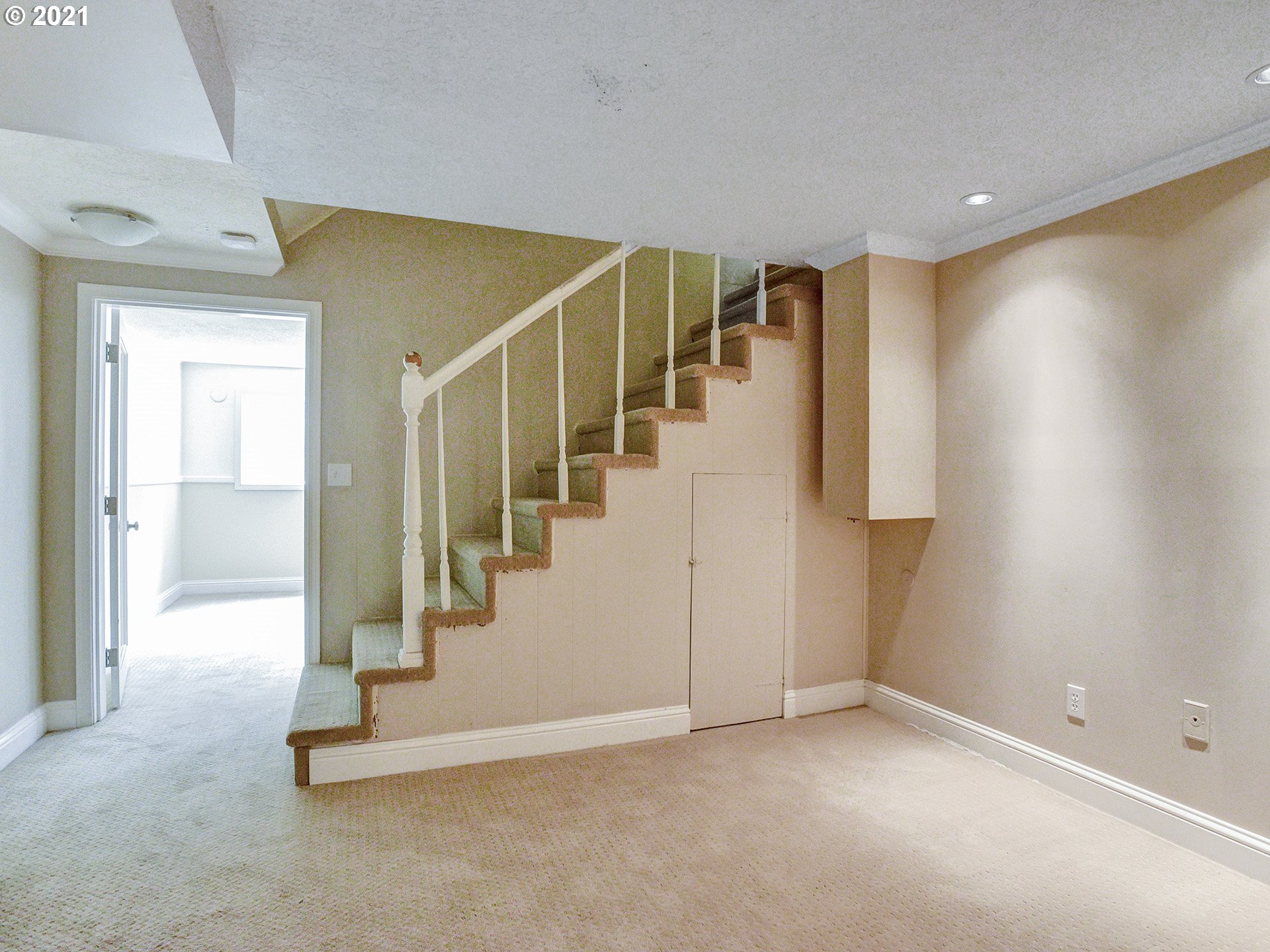 7265 Southwest Sharon Lane Portland, OR 97225 - Photo 24 of 32 Gallery Image 24
