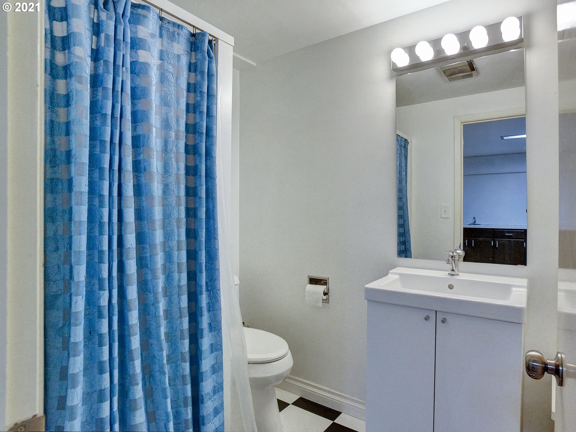 7265 Southwest Sharon Lane Portland, OR 97225 - Photo 29 of 32 Gallery Image 29