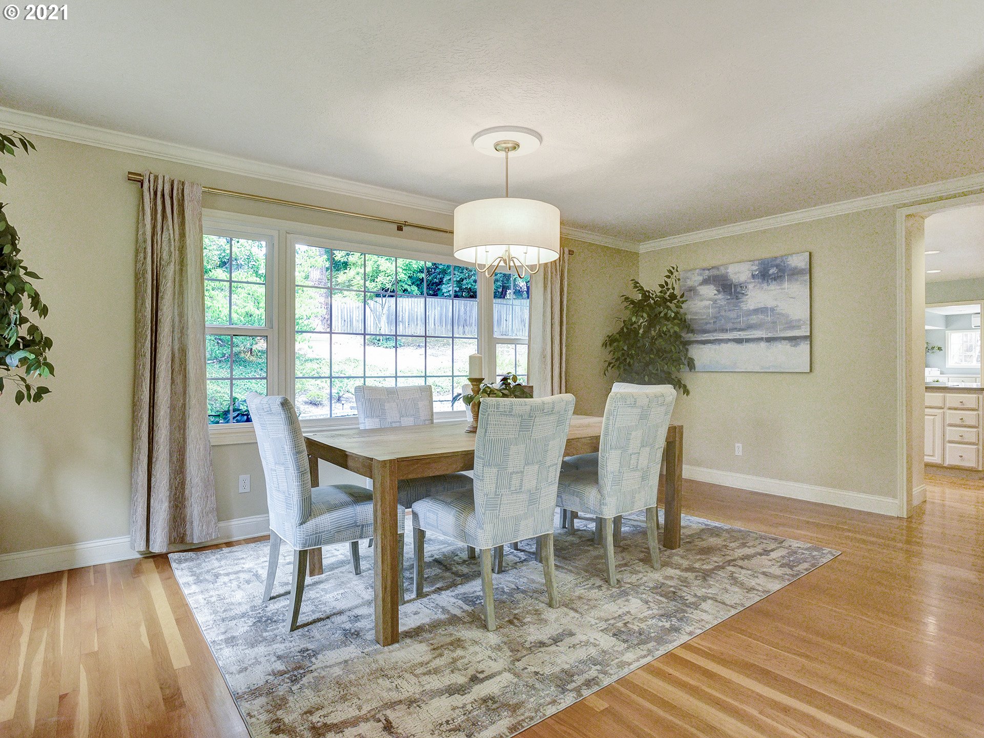 7265 Southwest Sharon Lane Portland, OR 97225 - Photo 7 of 32 Gallery Image 7