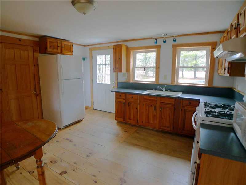 918 Boothbay Road Edgecomb, ME 04556 - Photo 4 of 16 Kitchen.