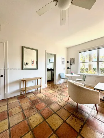 $1,750 | 900 16th Street, Unit 109, Miami Beach, FL 33139