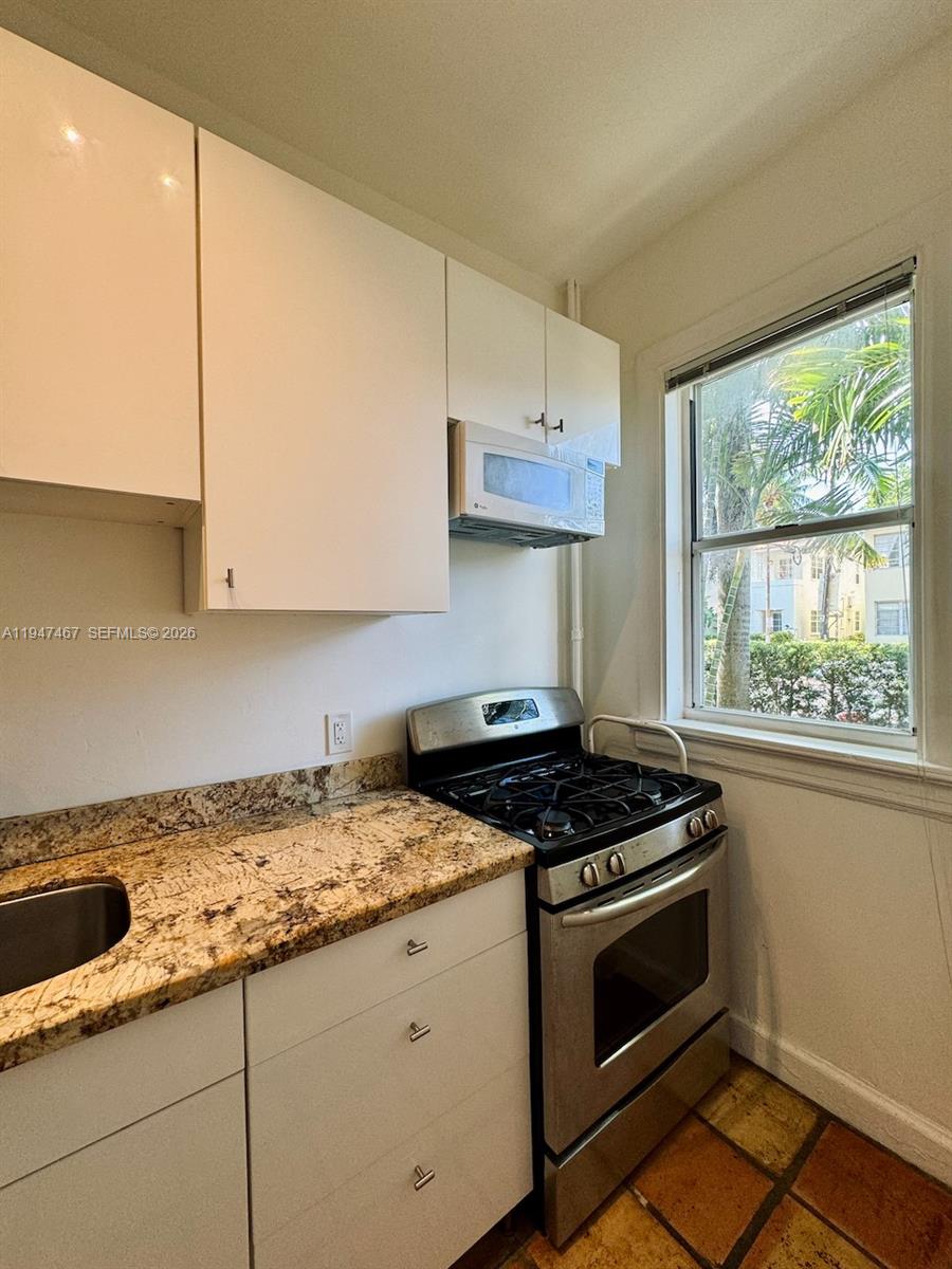 900 16th Street, Unit 109 Miami Beach, FL 33139 - Photo 35 of 42