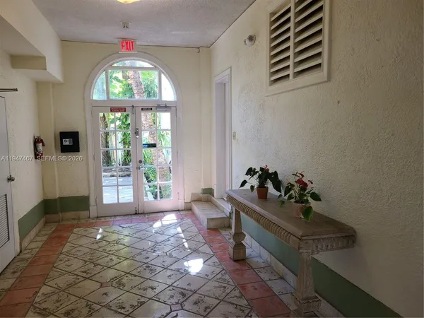 $1,750 | 900 16th Street, Unit 109, Miami Beach, FL 33139