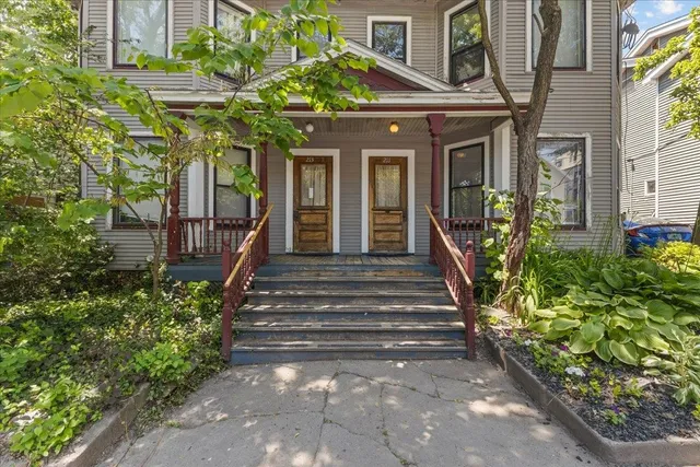 $990,000 | 211-213 St Paul Street, Burlington, VT 05401