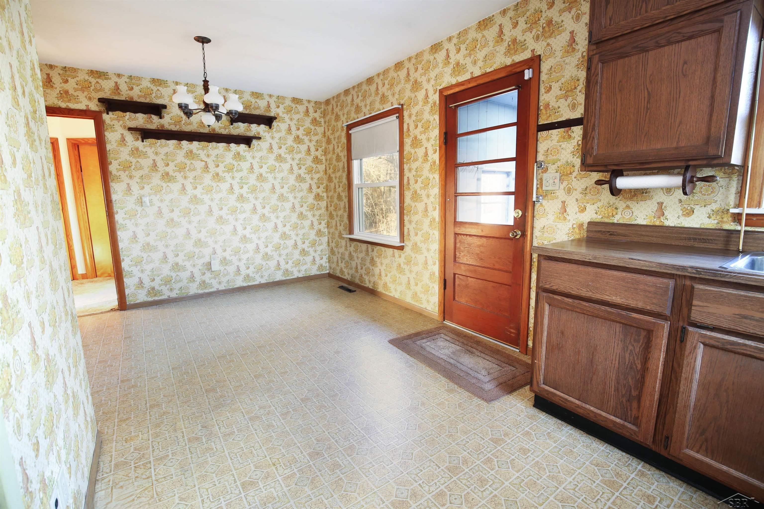 1701 South Castor Road Midland, MI 48640 - Photo 18 of 34 50126899-19.JPG