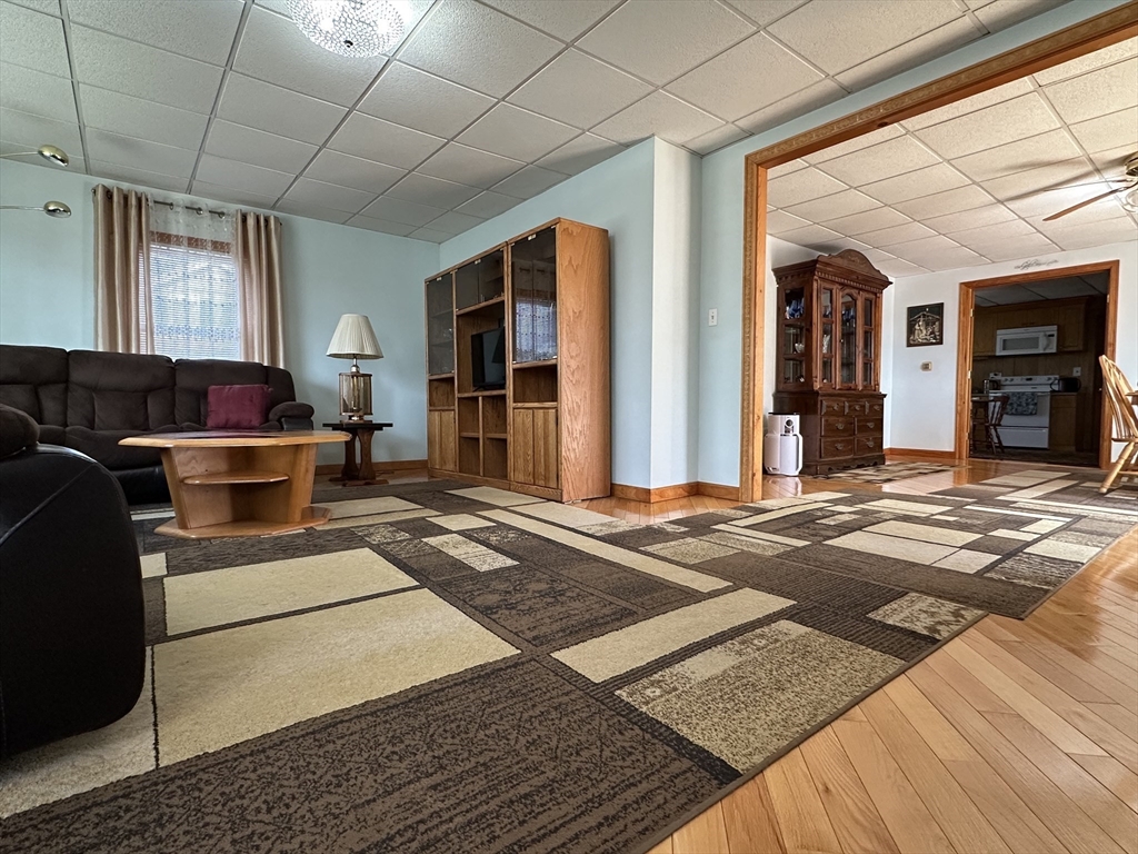 133 Hampden Street West Springfield, MA 01089 - Photo 11 of 34